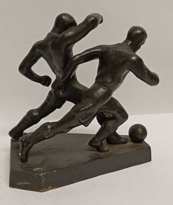 Скульптурная композиция ФУТБОЛИСТЫ Свердловск 1963 г СССР. Состояние: Отличное 
Производитель: 