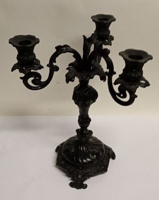 Подсвечник 3-х рожковый в стиле РОКОКО Касли. Состояние: Отличное 
Высота: 30 сантиметров 