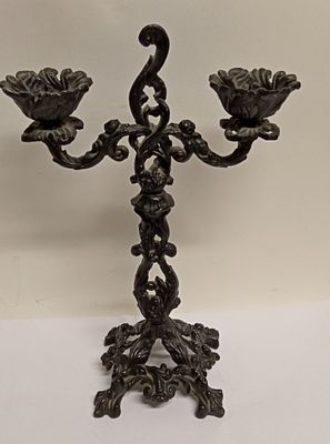 Подсвечник декоративный двухрожковый Касли 1960-е. Состояние: Отличное 
Высота: 31 сантиметров 