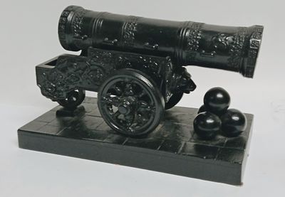 Скульптура Царь-пушка Касли СССР 1977. Год: 1977 
Состояние: Отличное 
Длинна: 25 сантиметров 
