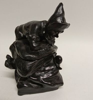 Шкатулка Гном и улитка чугун Касли СССР. Состояние: Отличное 
Ширина: 14 сантиметров 
Высота: 14 