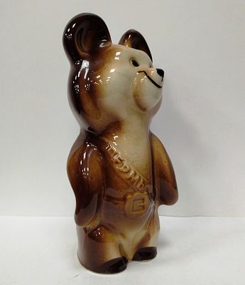 Статуэтка Мишка олимпийский Пермь 1980. Материал: Фарфор 
Страна: СССР 
Год: 1980 
Состояние: 