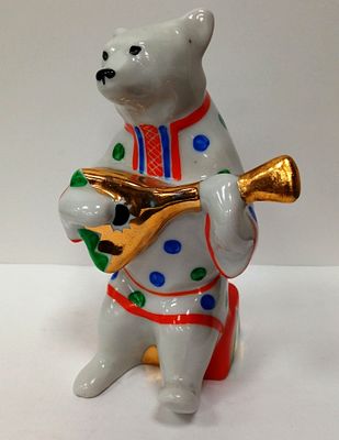 Статуэтка Мишка с балалайкой СССР Дулево. Материал: Глазурованный фарфор 
Страна: СССР 