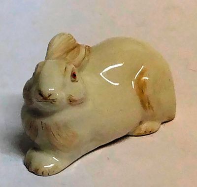 Статуэтка Заяц беляк ЛФЗ СССР 1960-е. Материал: Фарфор 
Страна: СССР 
Год: 1965 
Состояние: 