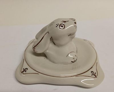 Блюдечко для колец Рождественский кролик БФЗ СССР. Материал: Фарфор 
Страна: СССР 
Год: 1973 