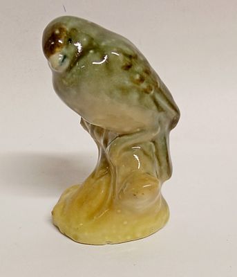 Статуэтка Птичка СССР Минск
. Материал: Фарфор 
Страна: СССР 
Состояние: см. фото 
Высота: 9 