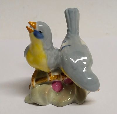 Статуэтка Две тпички фарфор Рига 1950-е гг. Материал: Фарфор 
Страна: СССР 
Год: 1950 