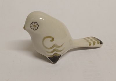 Статуэтка Птичка Сысерть 1973
. Материал: Фарфор 
Страна: СССР 
Год: 1973 
Состояние: Отличное 
