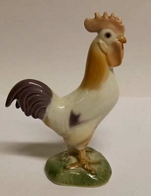 Статуэтка Петух стоящий на траве Дания Bing&Grondahl. Материал: Фарфор 
Страна: Дания 
Год: 1970 