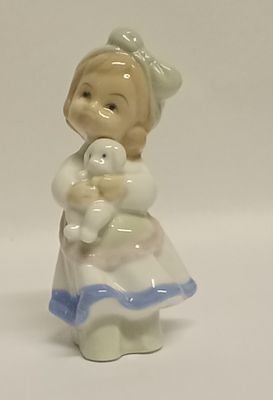 Статуэтка ДЕВОЧКА с СОБАЧКОЙ
. Материал: Фарфор 
Состояние: Отличное 
*Высота 11 см