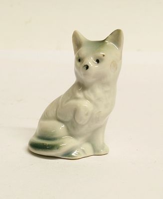 Статуэтка Котенок фарфор Германия. Материал: Бисквитный фарфор 
Страна: Германия 
Состояние: 