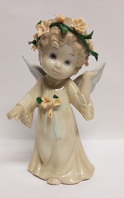 Фарфоровая статуэтка АНГЕЛОЧЕК в ВЕНОЧКЕ. Материал: Фарфор 
Состояние: Отличное 
*Размер 16 см