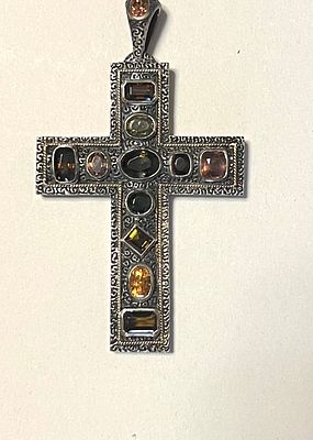 Крупный серебряный крест с турмалинами
. Материал: Серебро 925 пр 
Состояние: Отличное 