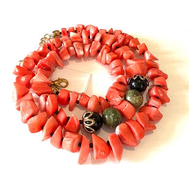 Эксклюзивный коралловый комплект
. Состояние: Отличное 
*Размеры: колье 62 см, браслет обхват 