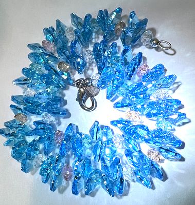 Роскошное колье из кристаллов Swarovski. Страна: Австрия 
Состояние: Отличное 
*Размеры: длина 