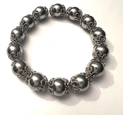 Браслет из натурального гематита &laquo;Серебряные кружева&raquo;. Состояние: Отличное 
*Обхват 18-19 см 