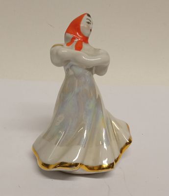 Статуэтка Плясунья СССР Дулево 1950-1960. Материал: Фарфор 
Страна: СССР 
Год: 1957 
Состояние: 