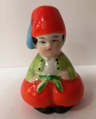 Статуэтка Маленький Мук Германия
. Материал: Фарфор 
Страна: Германия 
Состояние: Отличное 