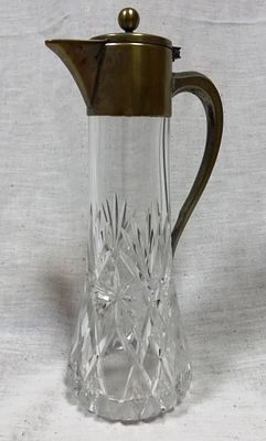 Хрустальный графин с бронзовой крышкой Германия 19 век. Материал: Хрусталь 
Страна: Европа 