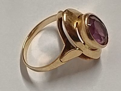 Золотое Кольцо с аметистом 583 СЮЗ. Материал: Золото 583 пр 
Страна: СССР 
Состояние: Отличное 