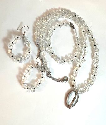 Авторский комплект &laquo;Лунный свет&raquo;
. Состояние: Отличное 
Необыкновенный по красоте комплект с 