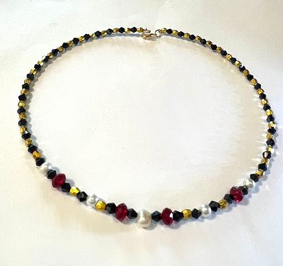 Чокер &laquo;Черно-Золотой&raquo;. Состояние: Отличное 
*Размер: 40 см 
Яркое, нарядное, модное элегантное 