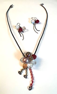 Авторский комплект &laquo;Гроздья&raquo;. Состояние: Отличное 
*Размер: 42+5 см 
Красивый, яркий, элегантный 