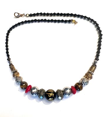 Авторское колье в стиле Бохо
. Состояние: Отличное 
*Материалы: натуральные камни кристаллы 