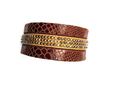 Авторский браслет из натуральной лаковой кожи. Состояние: Отличное 
*Материалы: натуральная кожа 