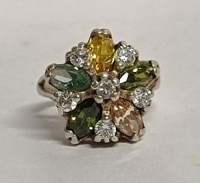 Кольцо "Уральские самоцветы" в серебре. Материал: Серебро 925 пр 
Страна: СССР 
Состояние: 