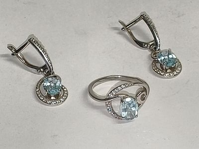 Гарнитур с топазами серебро 925 Россия. Материал: Серебро 925 пр 
Страна: Россия 
Состояние: 