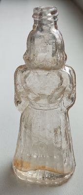 Старинный парфюмерный флакон ДАМА. Материал: Стекло 
Страна: Россия 
Состояние: Отличное 