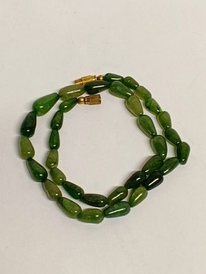 Бусы Магия Нефрита. Материал: Нефрит 
Страна: СССР 70 г 
Состояние: Отличное 
*Размер 40 см