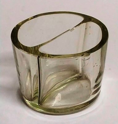 Стакан с перегородкой "Шутейный" СССР. Материал: Стекло 
Страна: СССР 
Год: 1970 
Состояние: см. 