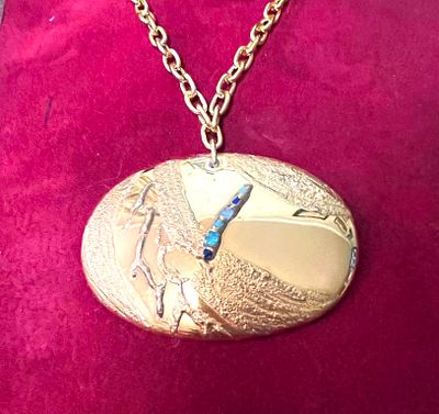 Подвеска Овал из позолоченного ювелирного фарфора Италия. Материал: Фарфор 
Страна: Италия 