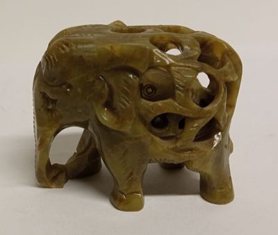 Статуэтка Слон мыльный камень ажурная резьба ручная работа Непал. Материал: Камень 
Страна: 