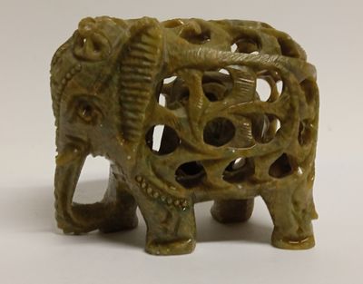 Статуэтка Слон мыльный камень ажурная резьба ручная работа Непал. атериал: Камень 
Страна: Непал 