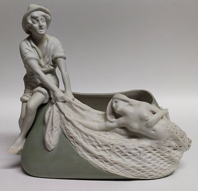 Статуэтка-ваза Рыбак и русалка фарфор Австрия 1900
. Материал: Фарфор 
Страна: Австрия 
Год: 