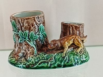 Карандашница Собака выслеживает лису Кузнецов Россия 19 век. Россия 19 в 
Размеры 13 х 9 см 