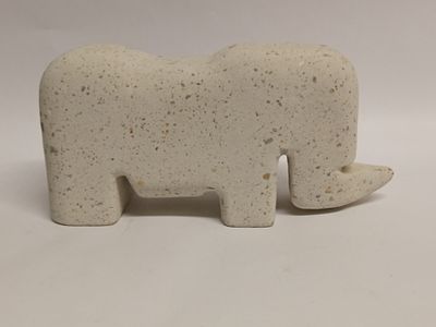 Скульптура " НОСОРОГ кирпич. Состояние: Отличное 
*Материал: Кирпич, 
размер 25 см,