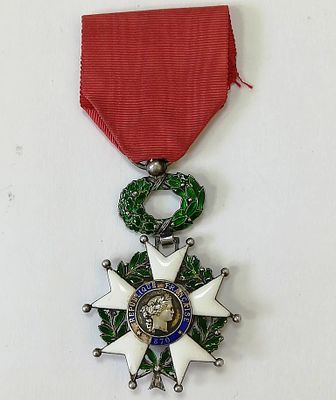 ФРАНЦИЯ ТРЕТЬЯ РЕСПУБЛИКА. ЗНАК ОФИЦЕРА ОРДЕНА ПОЧЕТНОГО ЛЕГИОНА. Металл, эмали 
Разм. 58х39 