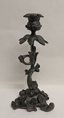 Подсвечник Согнутая ветка Касли Россия чугун. Материал: Чугун 
Страна: СССР 
Состояние: Отличное 