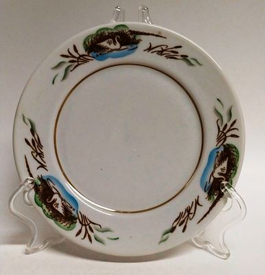 Эталонный образец Тарелка декоративная Лебеди БФЗ. Материал: Фарфор 
Страна: Россия 
Автор: Л.П. 