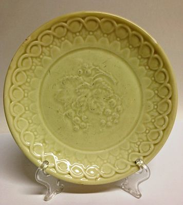 Тарелка Конаково 1957 СССР. Материал: Фаянс 
Страна: СССР 1957 г 
Состояние: Отличное 
Диаметр: 