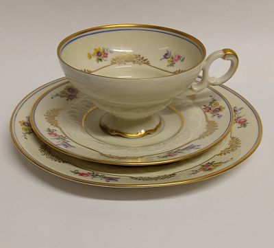 Чайное трио Цветочный букет Reichenbach Германия. Материал: Фарфор 
Страна: Германия 
Состояние: 