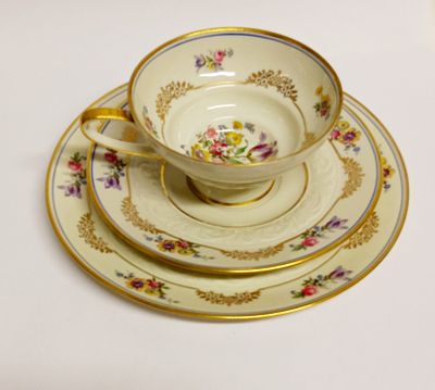 Чайное трио Цветочный букет Reichenbach Германия. Материал: Фарфор 
Страна: Германия 
Состояние: 