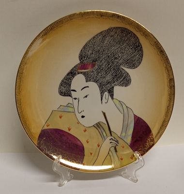 ЯПОНКА Декоративная тарелка Ручной работы ав. Осинцева.С.Л. БФЗ. *Ручная роспись 
Материал: 