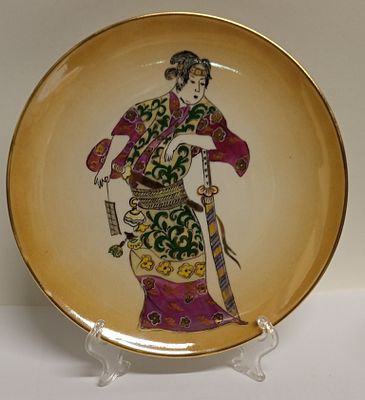 САМУРАЙ Декоративная тарелка Ручной работы ав. Осинцева.С.Л. БФЗ. *Ручная роспись 
Материал: 