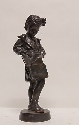 Скульптура ШКОЛЬНИЦА с ПОРТФЕЛЕМ Касли 1960 г