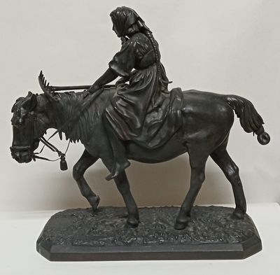 Скульптура &laquo;Крестьянка с граблями на лошади&raquo; Касли 1881 г. Тепляков